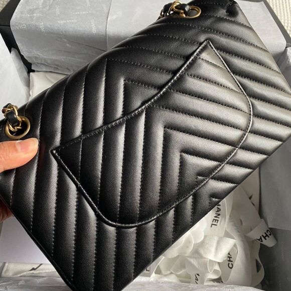 100% authentic CHANEL medium double flap black lambskin with GHW - Picture 3 of 6